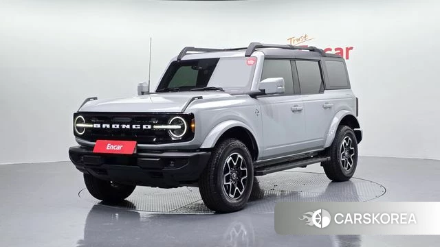 Ford Bronco 6th Generation 2022 Серебристо-серый из Кореи