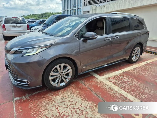 Toyota Sienna 4th Generation 2021 Серый из Кореи