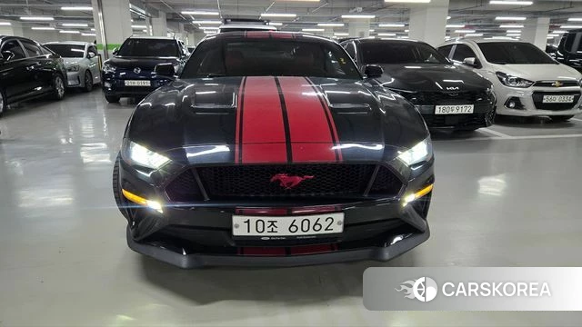 Ford Mustang 2019 Черный из Кореи