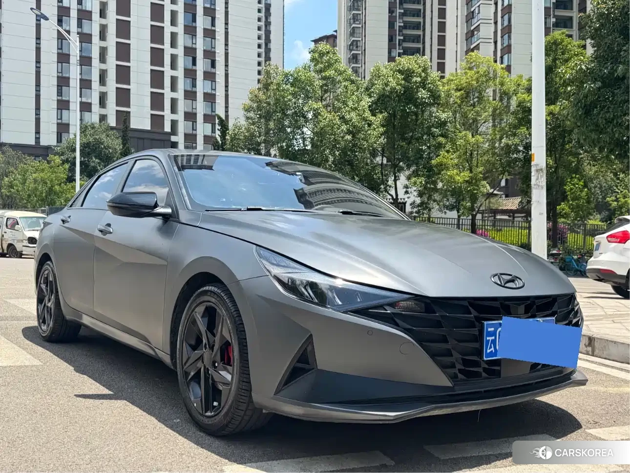 Hyundai Elantra 2022 Silver/gray из Китая