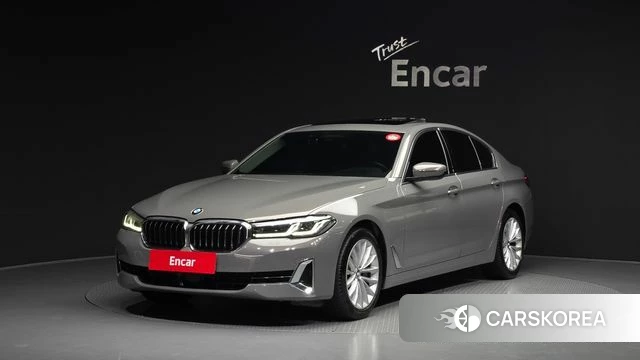 BMW 5 Series (G30) 2022 Серебристо-серый из Кореи