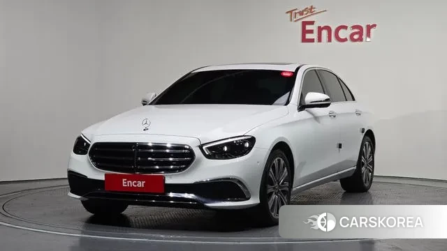 Mercedes-Benz E-Class W213 2022 Белый из Кореи