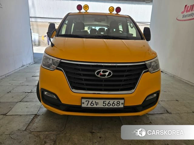 Hyundai The New Grand Starex 2018 Желтый из Кореи