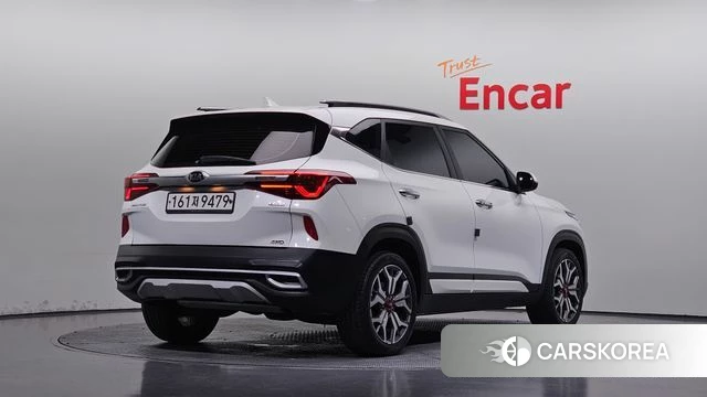 Kia Seltos 2020 Белый из Кореи
