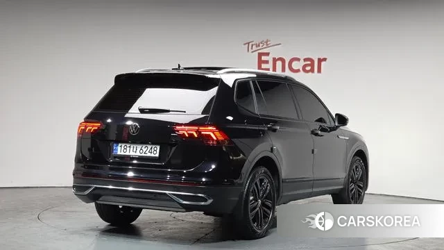 Volkswagen Tiguan Allspace 2024 Черный из Кореи