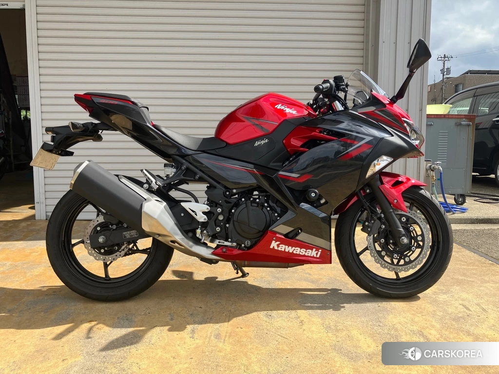 Проданный Kawasaki Ninja 400-2 2019 из Японии, фото 2