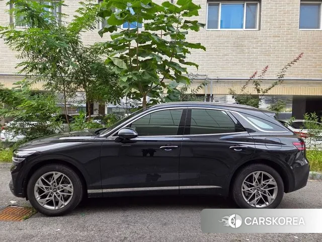 Genesis GV70 2023 Черный из Кореи