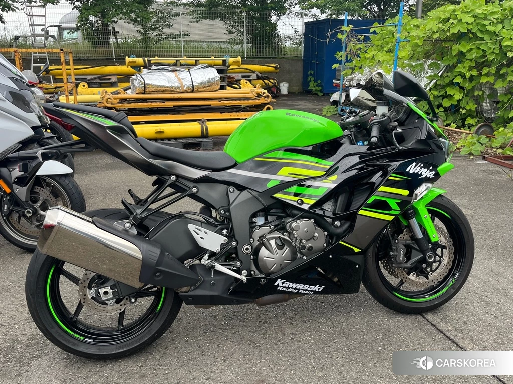 Проданный Kawasaki NINJA ZX-6R 2019 из Японии