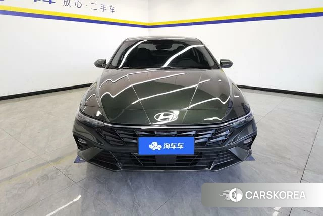 Hyundai Elantra 2024 Темно-серый из Китая