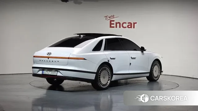 Hyundai Grandeur Hybrid (GN7) 2024 Белый из Кореи