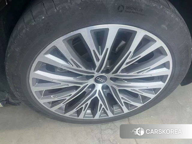 Audi A8 2021 Черный из Китая