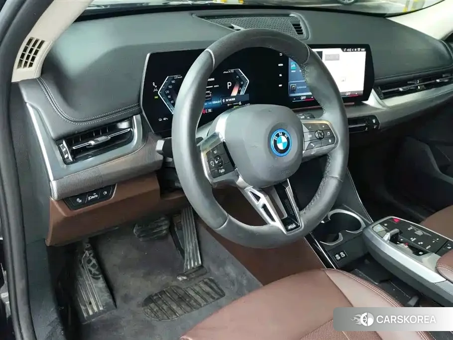 BMW iX1 2025 Черный из Китая