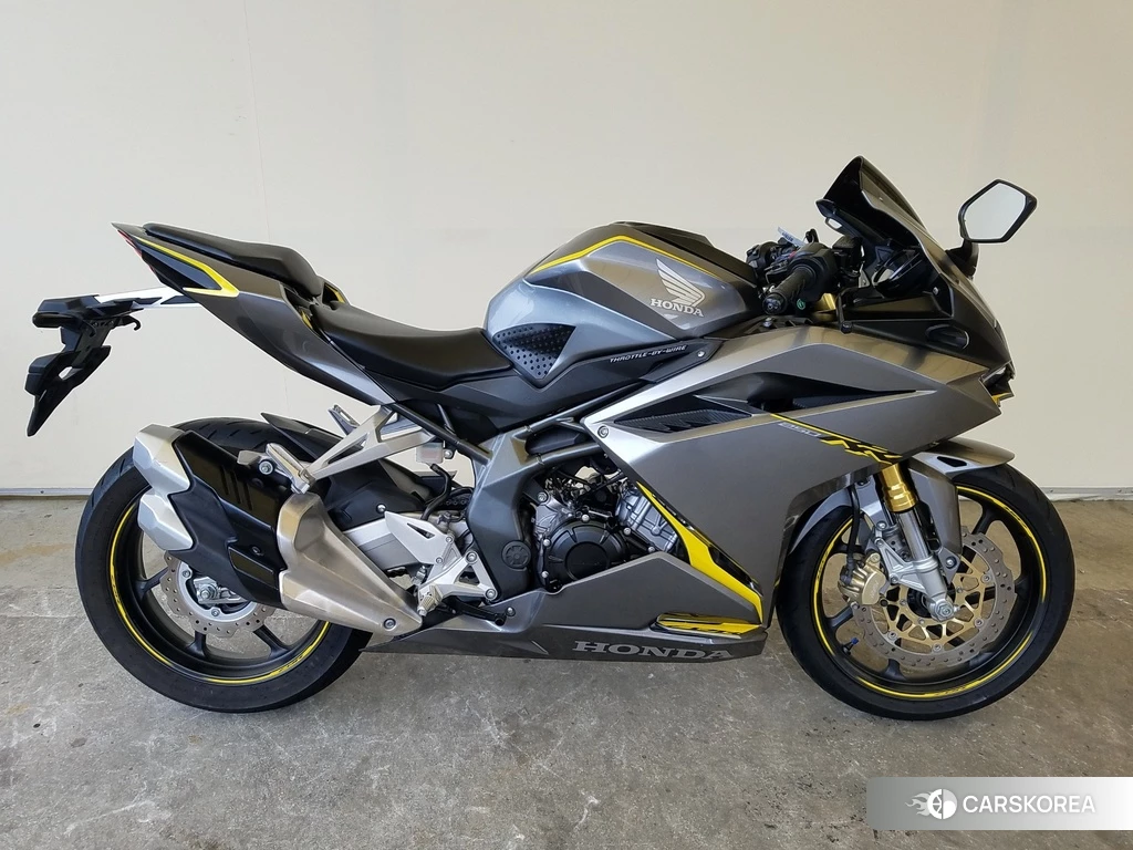 Проданный Honda CBR250RR 2017 из Японии