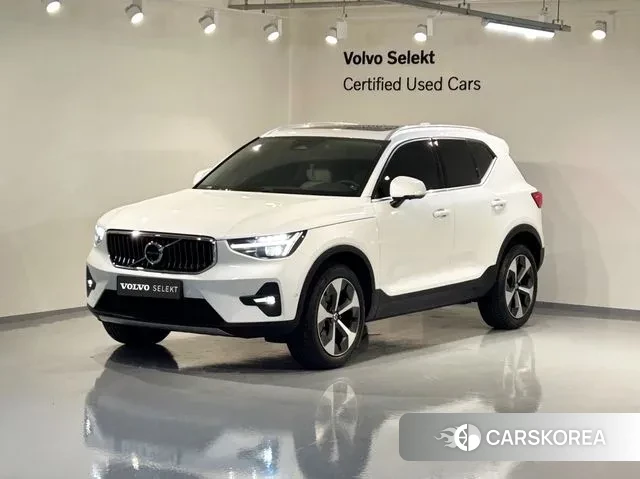 Volvo XC40 2025 Белый из Кореи