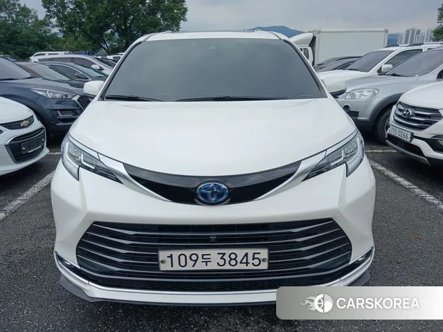 Toyota Sienna 4th Generation 2021 Белый из Кореи