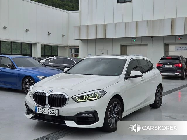 BMW 1 Series (F40) 2023 Белый из Кореи