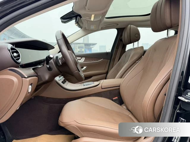 Mercedes-Benz E-class 2023 Черный из Китая