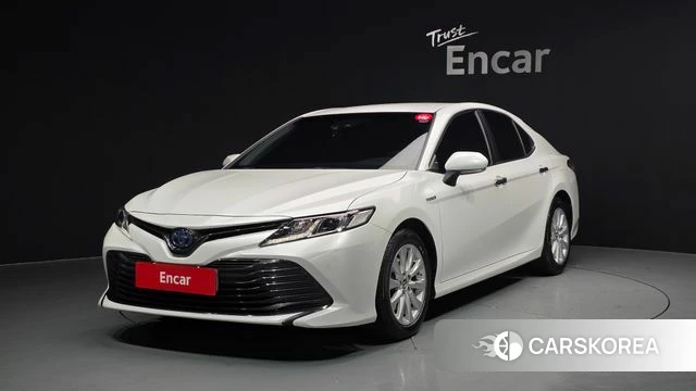 Toyota Camry (XV70) 2019 Белый из Кореи