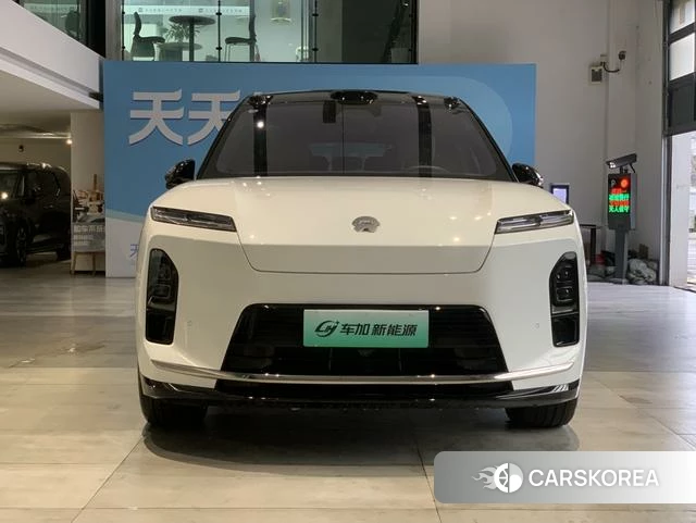 Weilai ES8 2025 Белый из Китая