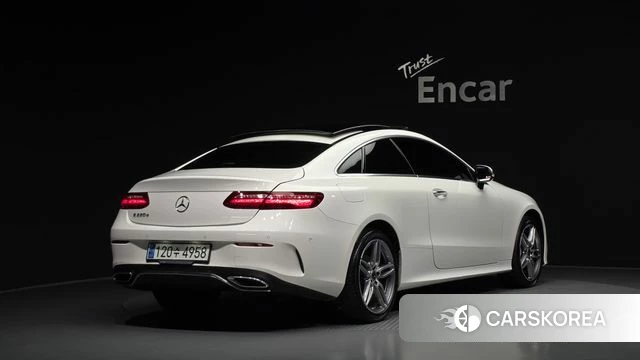 Mercedes-Benz E-Class W213 2019 Белый из Кореи