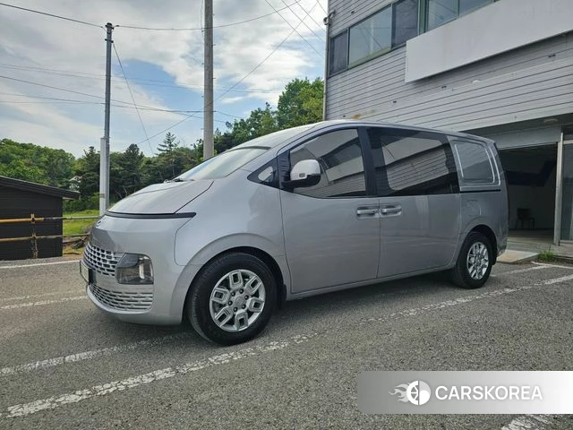 Hyundai Staria 2023 Серебряный из Кореи