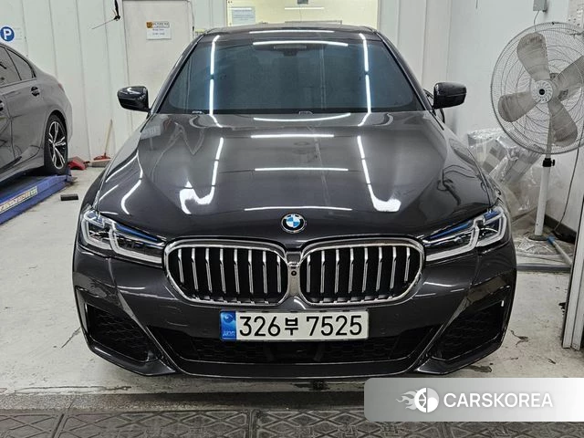 BMW 5 Series (G30) 2022 Серый из Кореи