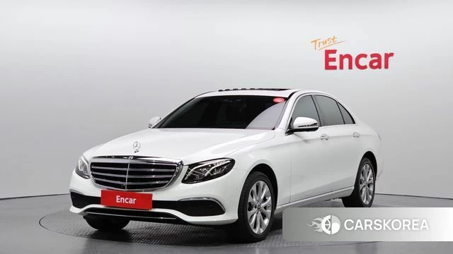 Mercedes-Benz E-Class W213 2018 Белый из Кореи
