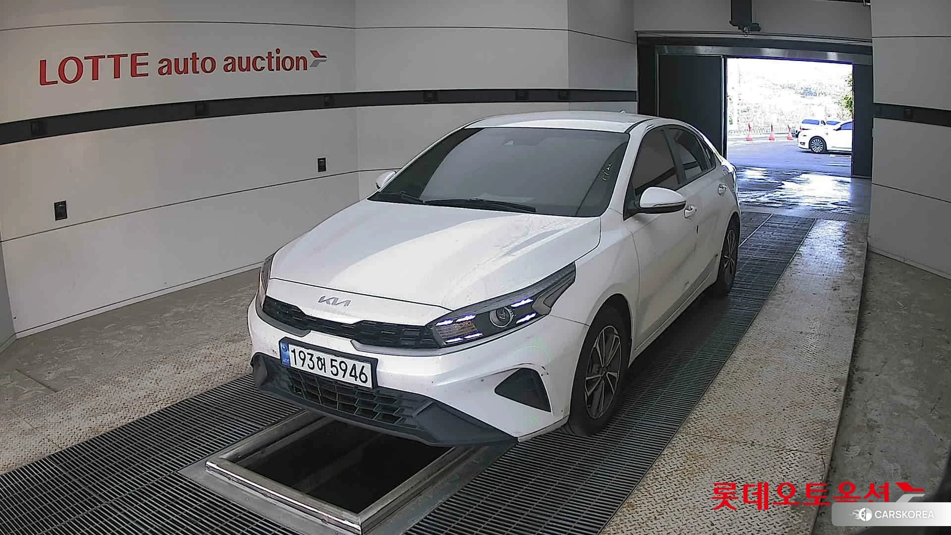 Kia K3 2022 Snow White Pearl из Кореи