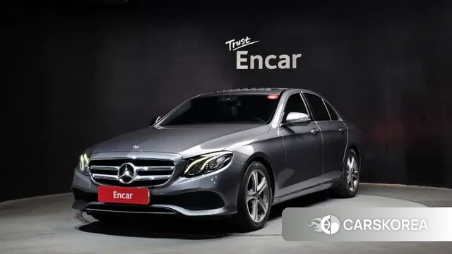 Mercedes-Benz E-Class W213 2019 Серебристо-серый из Кореи