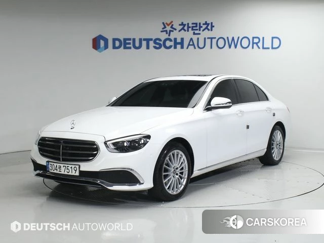 Mercedes-Benz E-Class W213 2021 Белый из Кореи