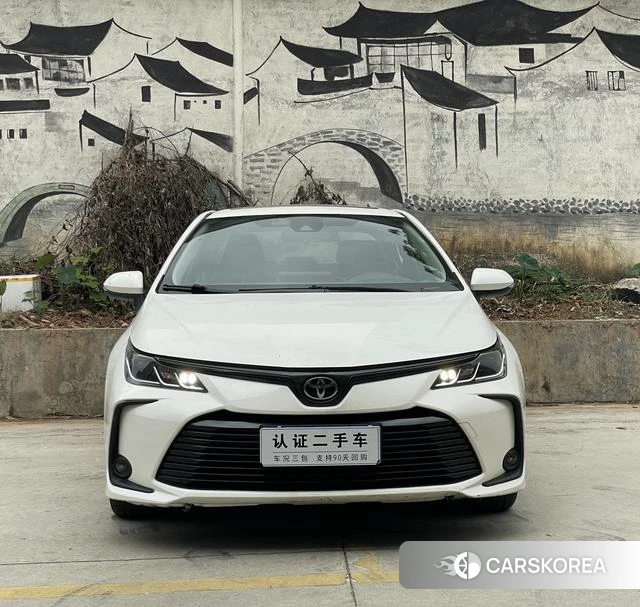 Toyota Corolla 2022 Белый из Китая