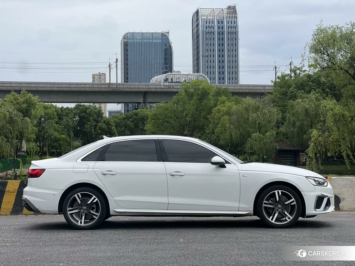Audi A4L 2020 Белый из Китая