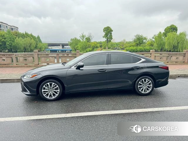 Lexus ES 2024 Черный из Китая