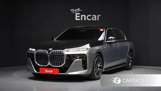 BMW 7 Series (G70) 2025 Серебряный двухцветный из Кореи