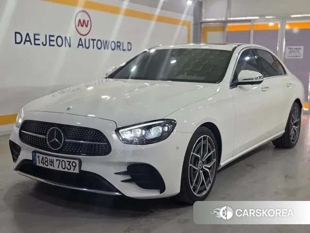 Mercedes-Benz E-Class W213 2022 Белый из Кореи