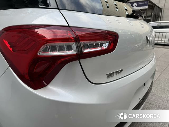 DS 5 2018 Белый из Китая