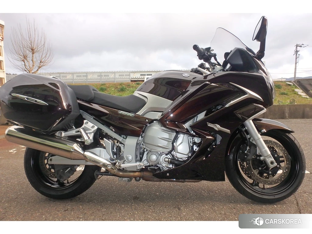 Проданный Yamaha FJR 1300 2013 из Японии