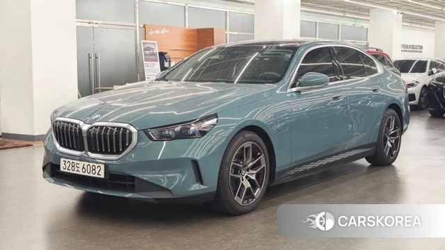 BMW 5 Series (G60) 2025 Синий нефрит из Кореи