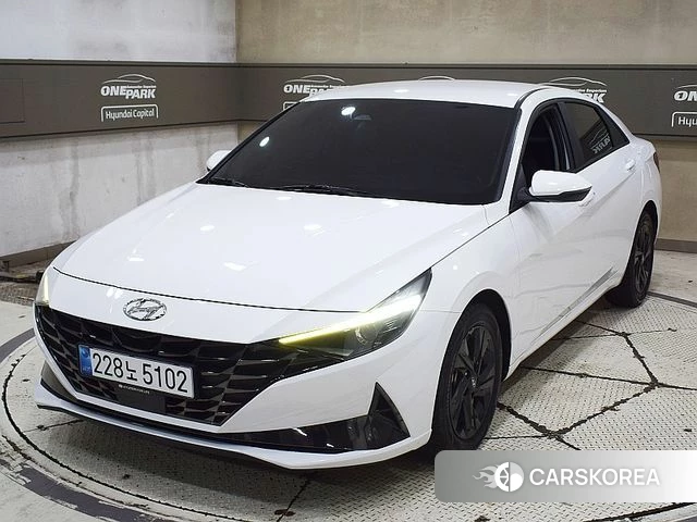 Hyundai Avante Hybrid (CN7) 2023 Белый из Кореи