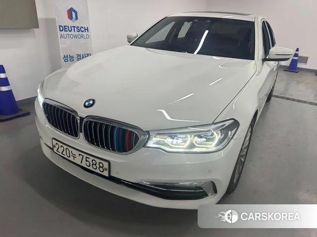 BMW 5 Series (G30) 2018 Белый из Кореи