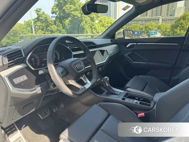 Audi Q3 2024 Белый из Китая