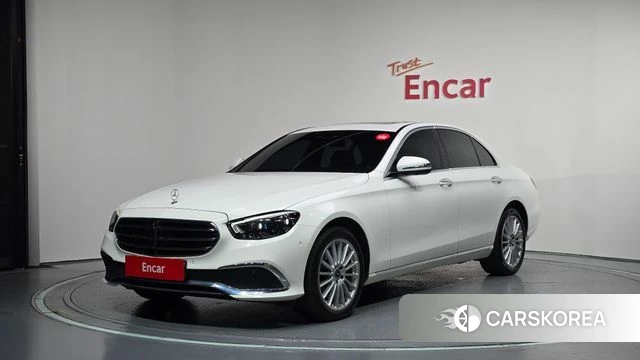 Mercedes-Benz E-Class W213 2021 Белый из Кореи