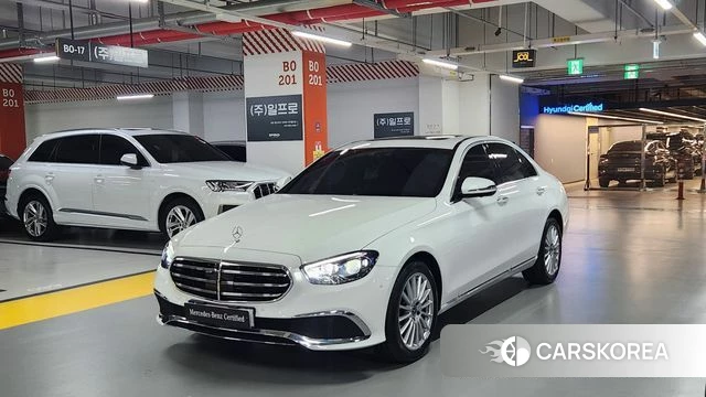 Mercedes-Benz E-Class W213 2022 Белый из Кореи