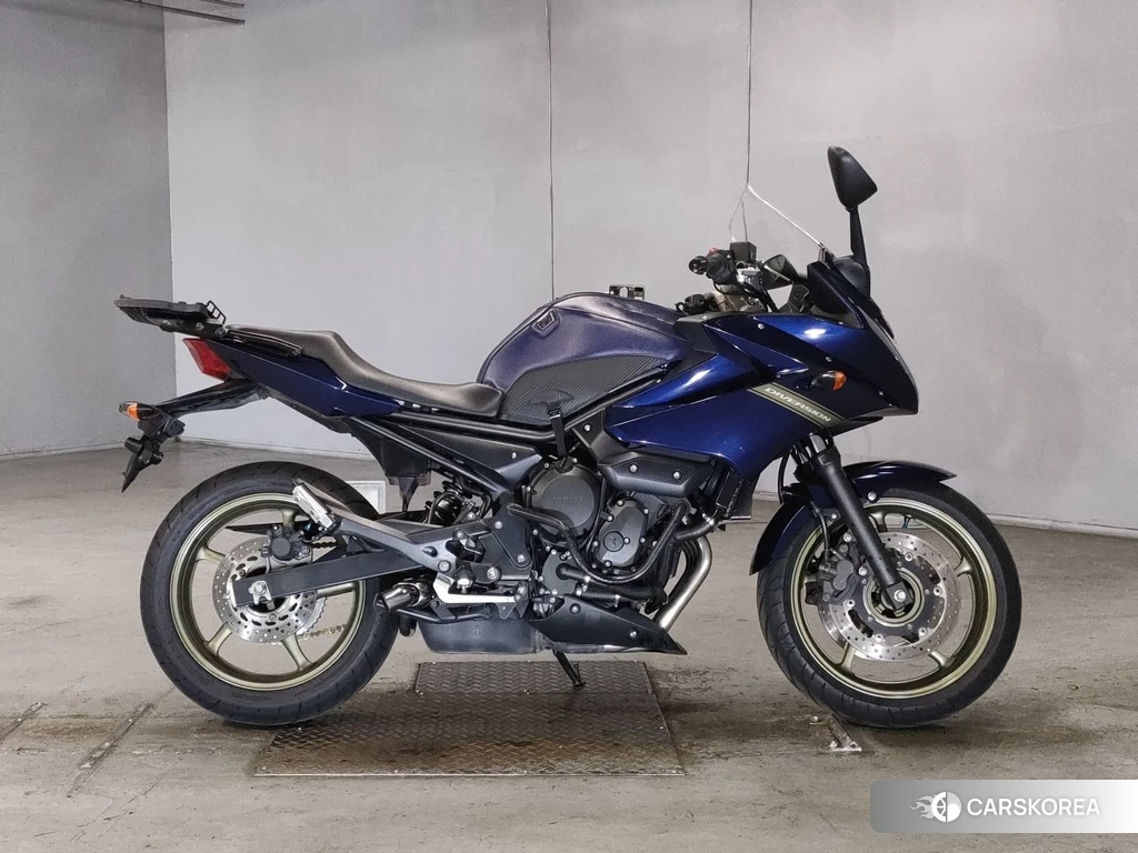 Проданный Yamaha XJ6 DIVERSION 2012 из Японии