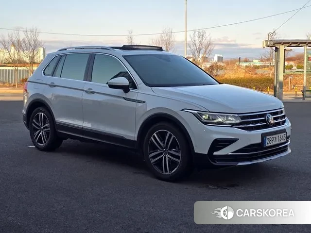 Volkswagen Tiguan second Generation 2021 Белый из Кореи