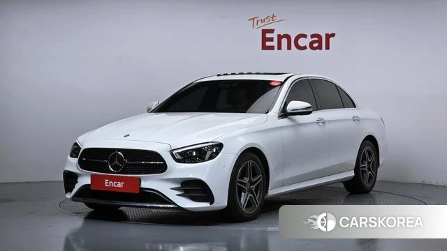Mercedes-Benz E-Class W213 2023 Белый из Кореи