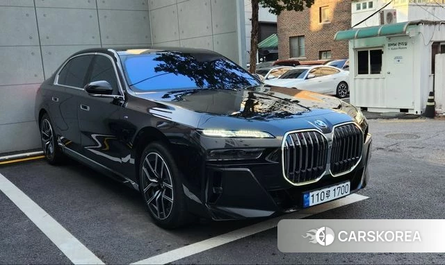 BMW 7 Series (G70) 2025 Черный из Кореи