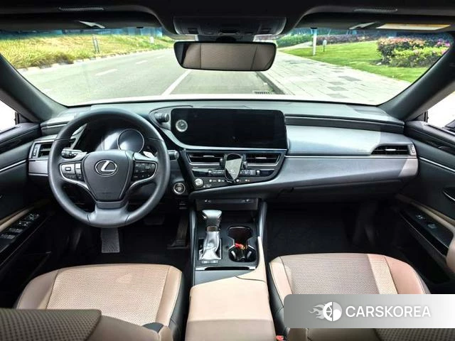 Lexus ES 2023 Белый из Китая
