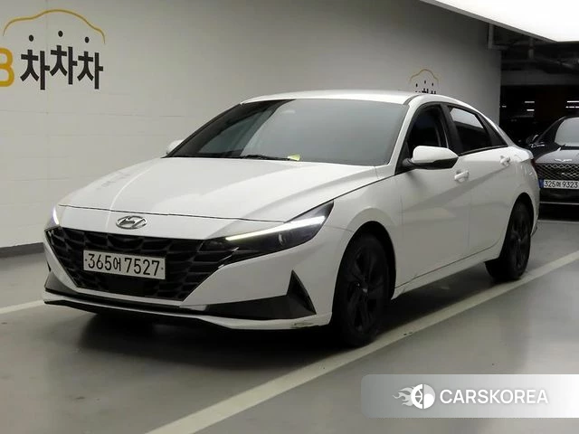 Hyundai Avante Hybrid (CN7) 2023 Белый из Кореи