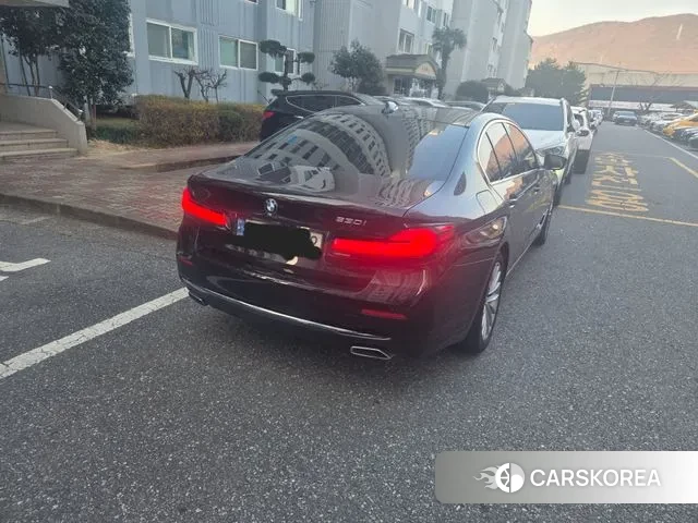 BMW 5 Series (G30) 2021 Черный из Кореи